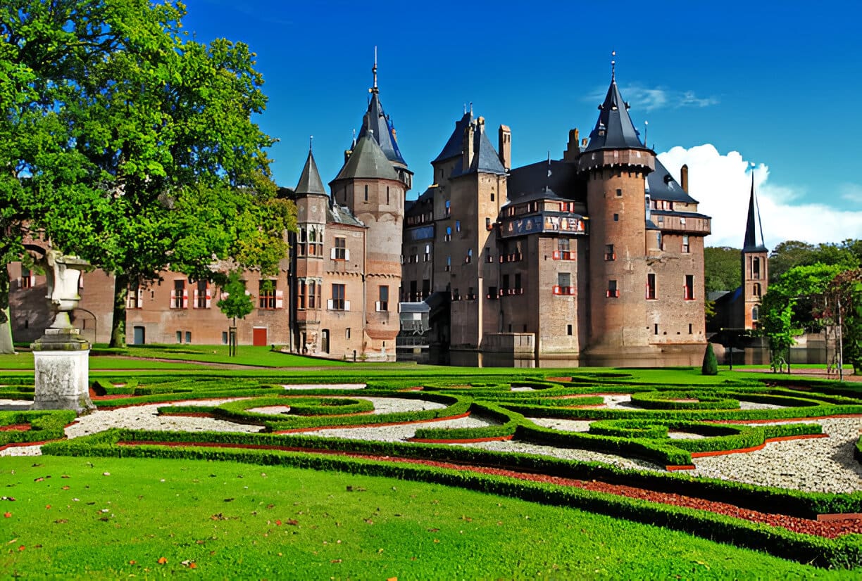 Expert team at Tatrabuilt providing complete garden maintenance for churches and complete garden maintenance for commercial property